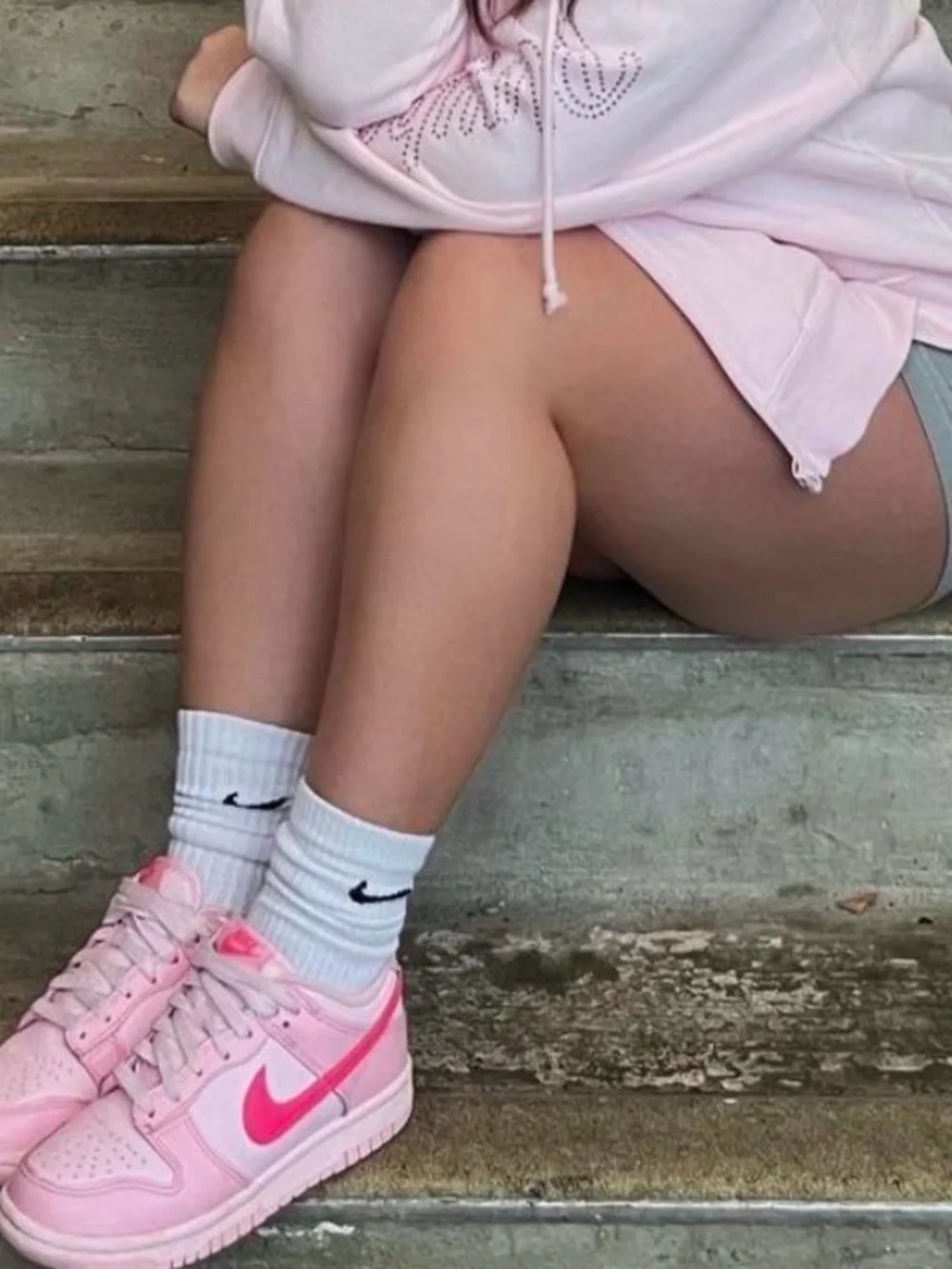 Nike Dunk Low Triple Barbie Pink Shoes Men’s size 8 / Women’s size 9 - Picture 10 of 10